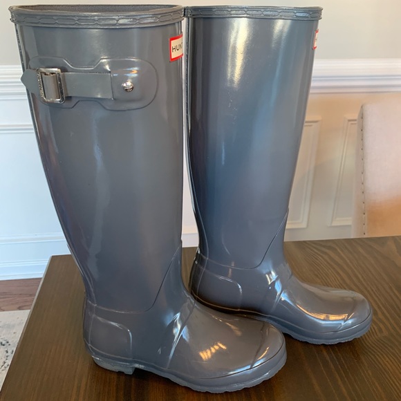 Hunter rain boots - Women’s size 6, gray gloss. - Picture 2 of 7